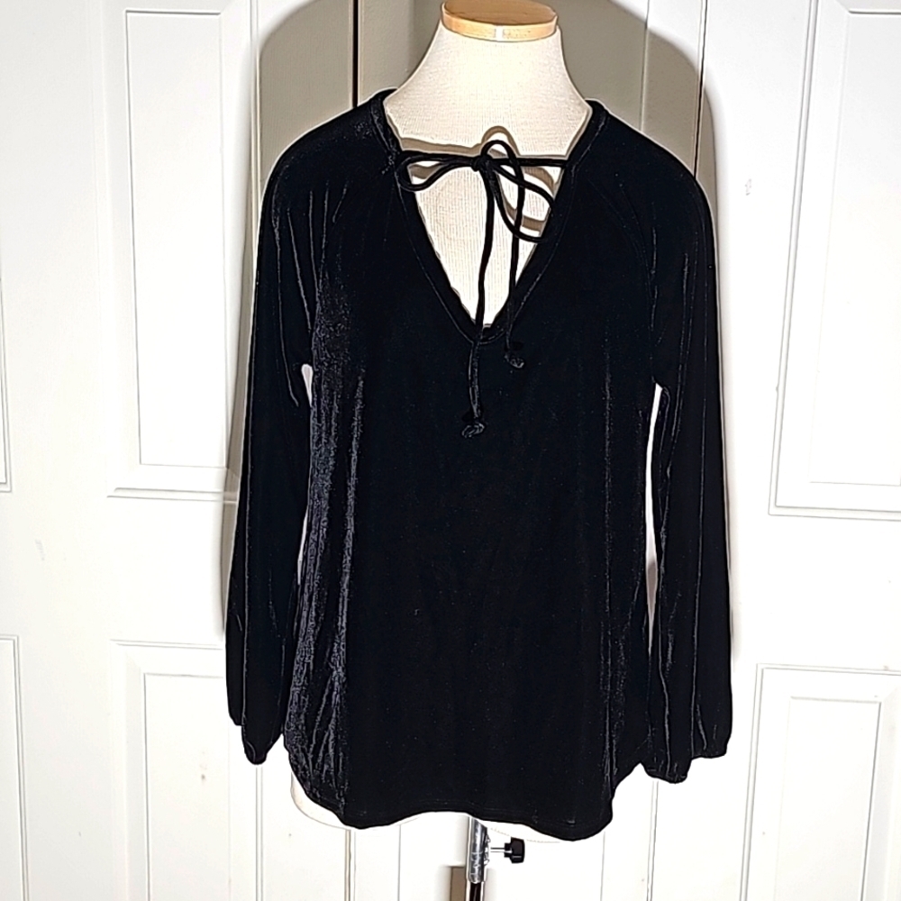 Dylan black velvet women's top. V neck with tie. Long sleeves. Victoria Goth